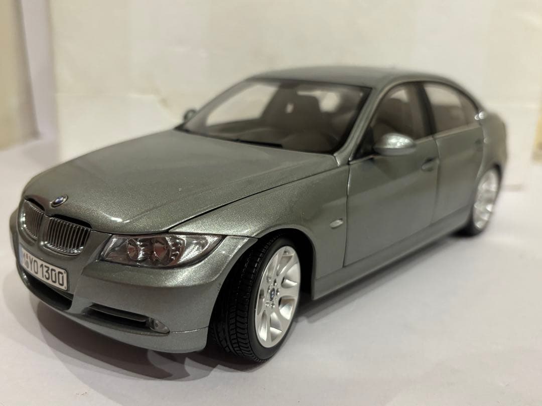 ギミックあり  3er E90 京商 ディーラー別注 1/18 ミニカー