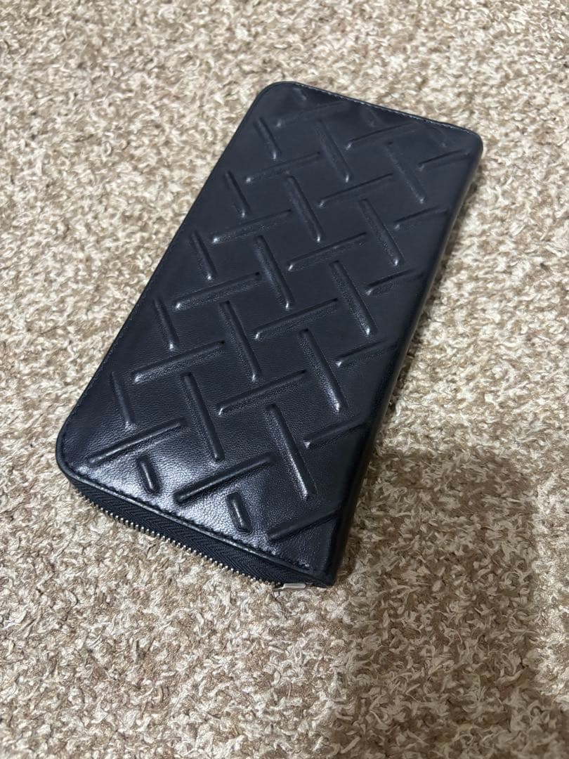 希少✨入手困難　ボッテガヴェネタ　長財布　二つ折り　エンボス加工　黒　レザー
