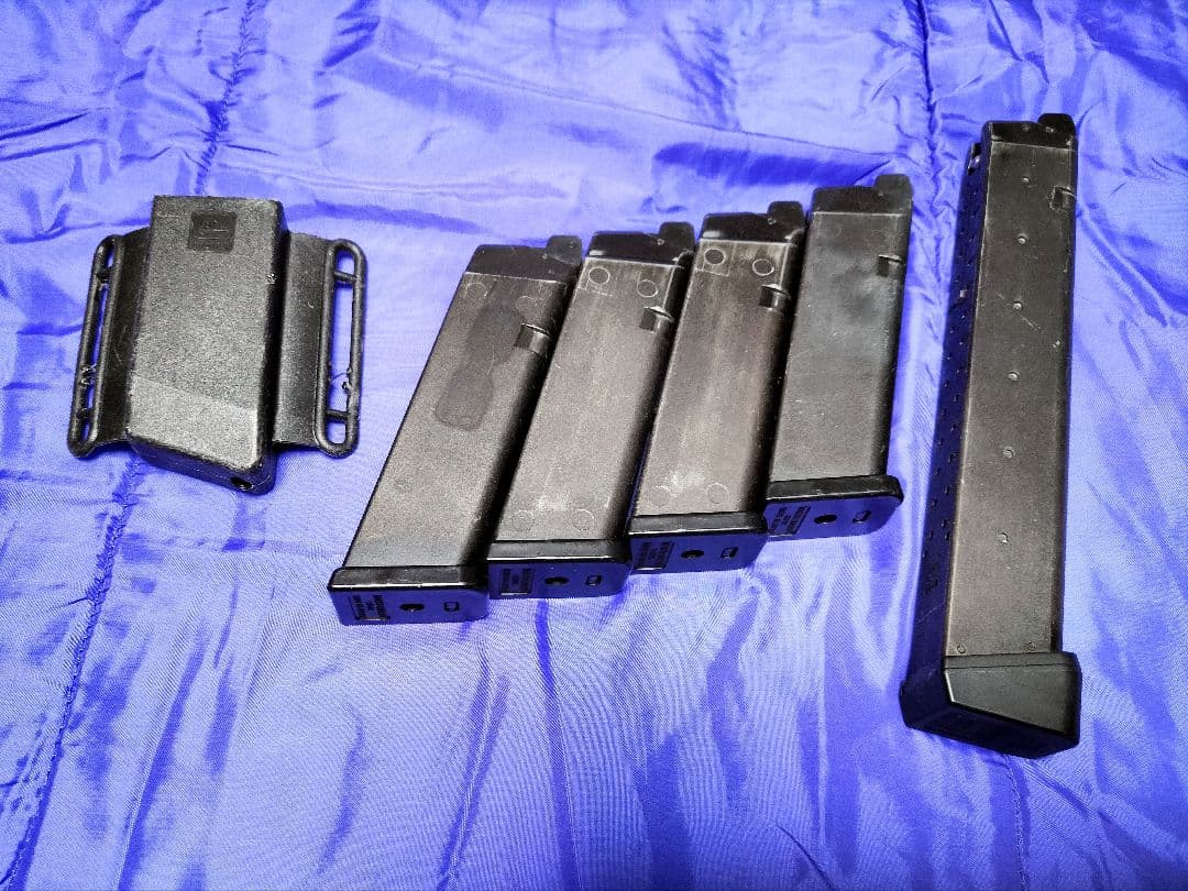 マルイ　グロック用マガジン4本＋ロングマガジン✕1＋専用マグポーチ