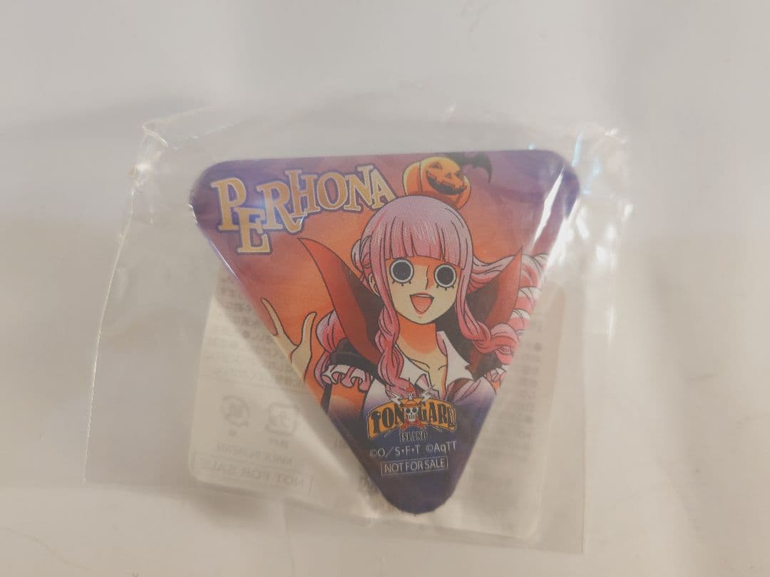 非売品　東京ワンピースタワー　トンガリ缶バッジ　ペローナ　2016　ハロウィン