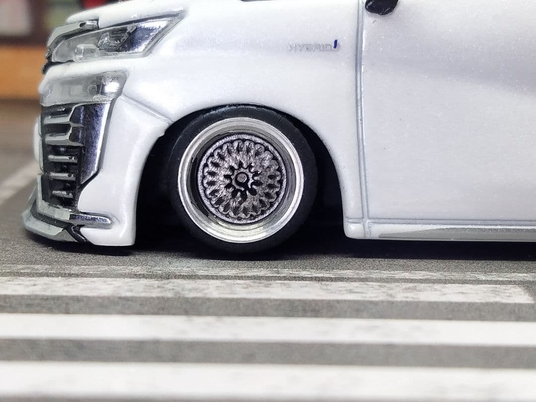 トミカ改造 トヨタ ヴェルファイア フルエアロアルミリム 深リム