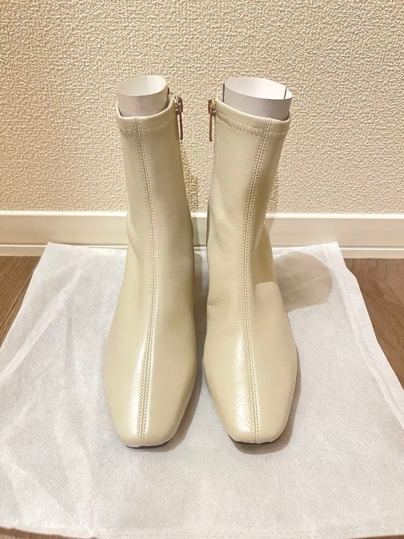 【美品】卑弥呼/ショートブーツ/アイボリー