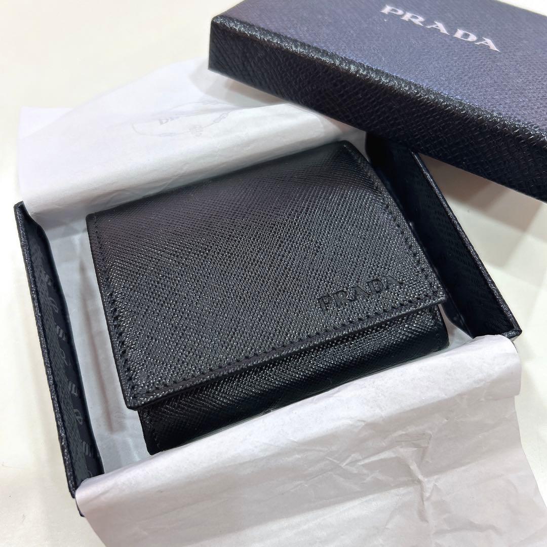 ゆう✨お値下げ中✨未使用✨PRADA ブラックレザー ケース