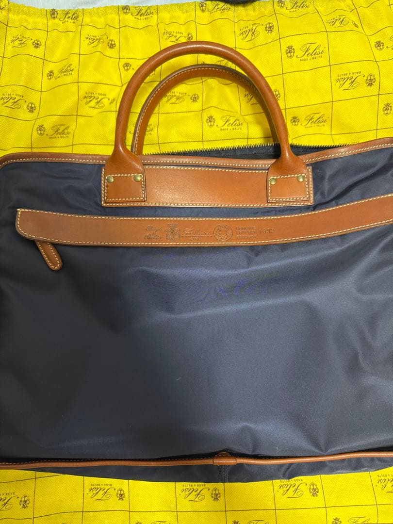 フェリージ ビジネスバッグ　Ferisi