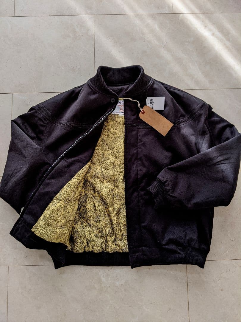 ダービージャケット　ブラックxゴールド