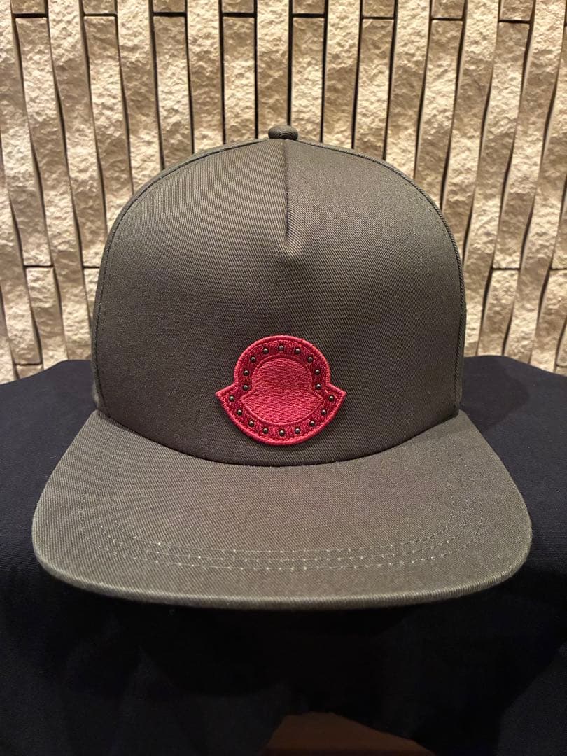 モンクレール ロゴキャップ オリーブ色