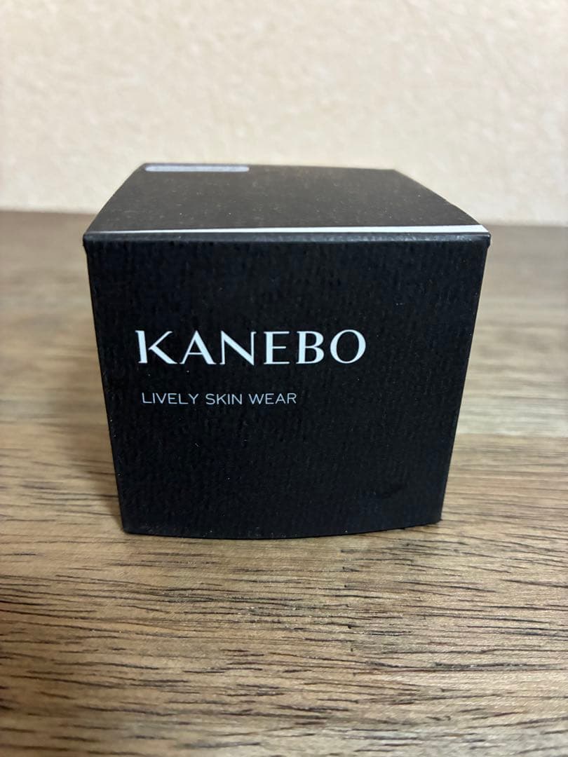 KANEBO LIVELY SKIN WEAR ピンクオークルB 30g