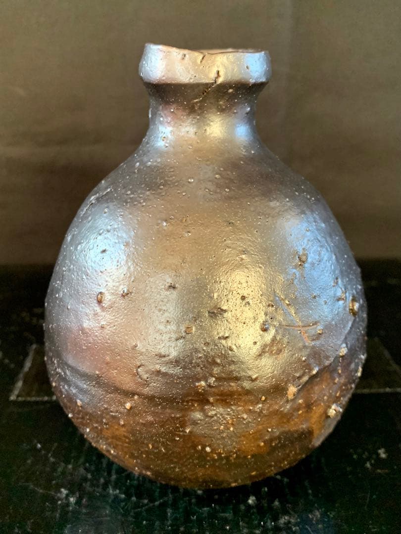 辻村史朗　黒徳利　2 辻村史朗 酒器｜Sake utensils — HAKU marunouchi