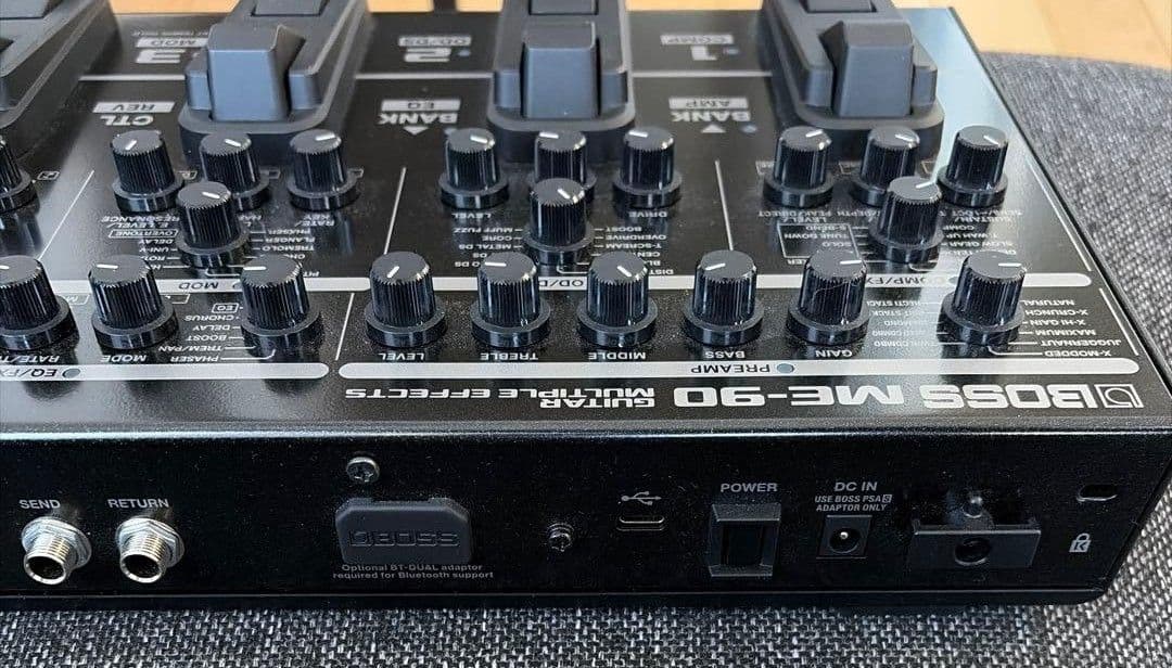 BOSS ME-90 ギターエフェクター ケース、電源アダプター付属 - メルカリ