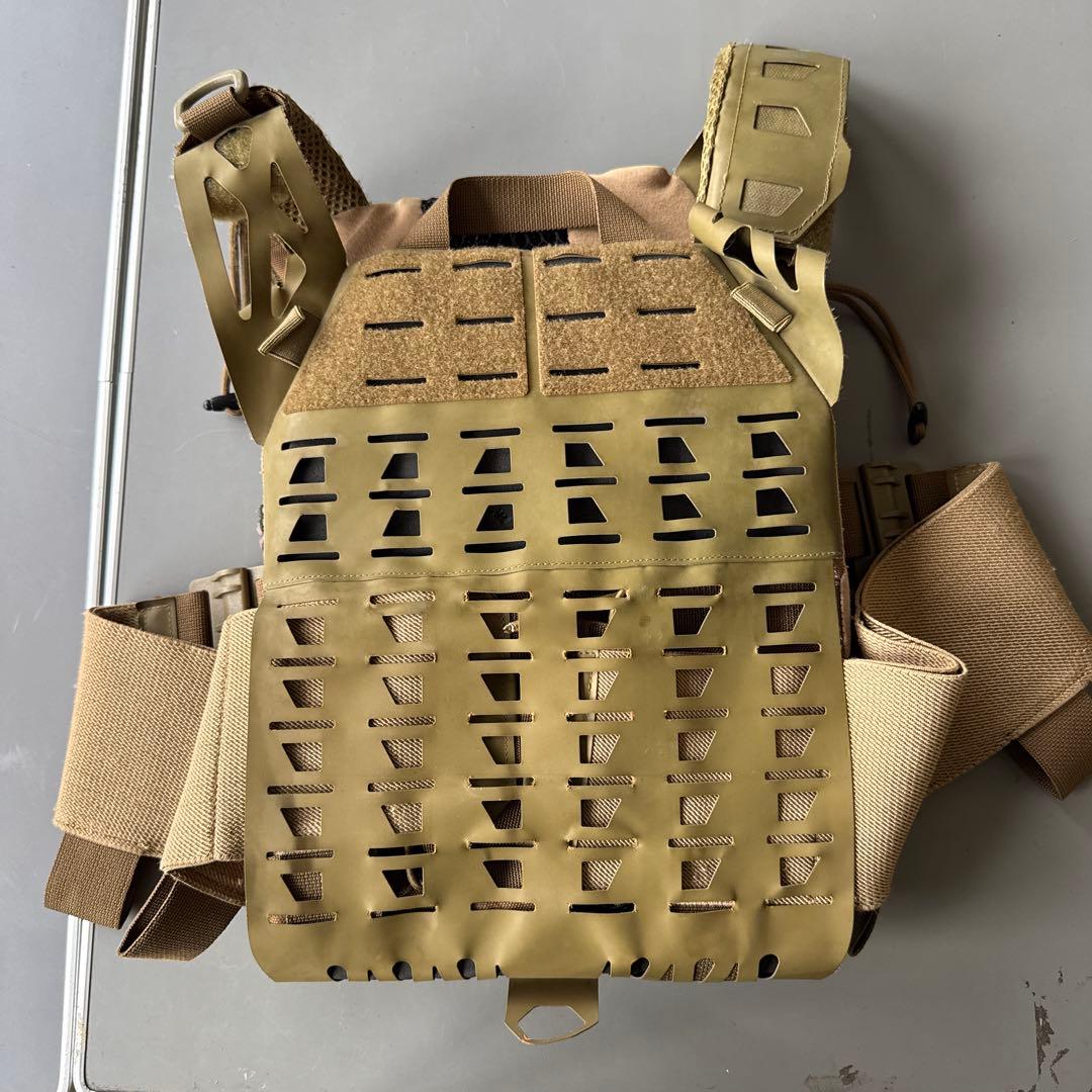 タン色 田村装備プレートキャリア