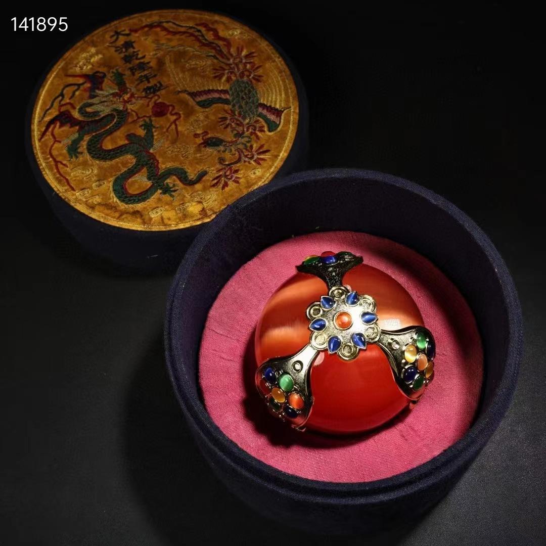 中国古美術・旧収蔵品・大猫眼石镶嵌宝石球・1.5kg・刺繍箱付・極細工・聚財置物