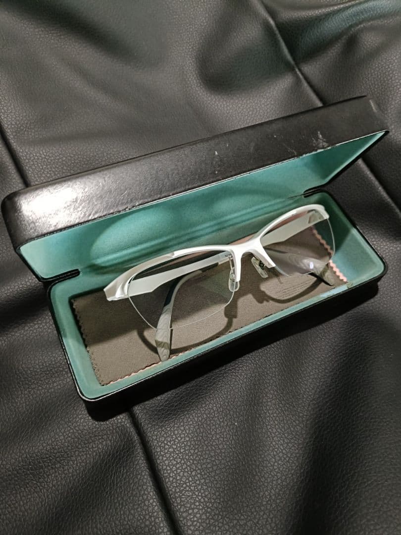 メガネスポーティー 度ありメガネ ホワイトフレーム ケースおまけ 新品未使用❗