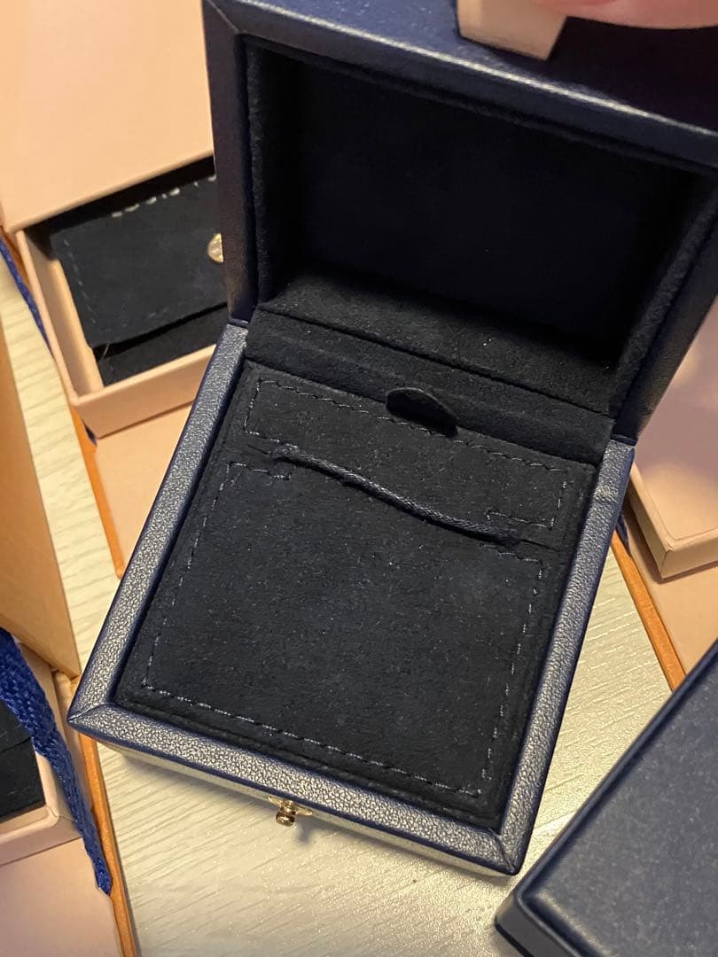 LOUIS VUITTON ネックレスケース 空箱 ギフト箱 4個 ネイビー - メルカリ