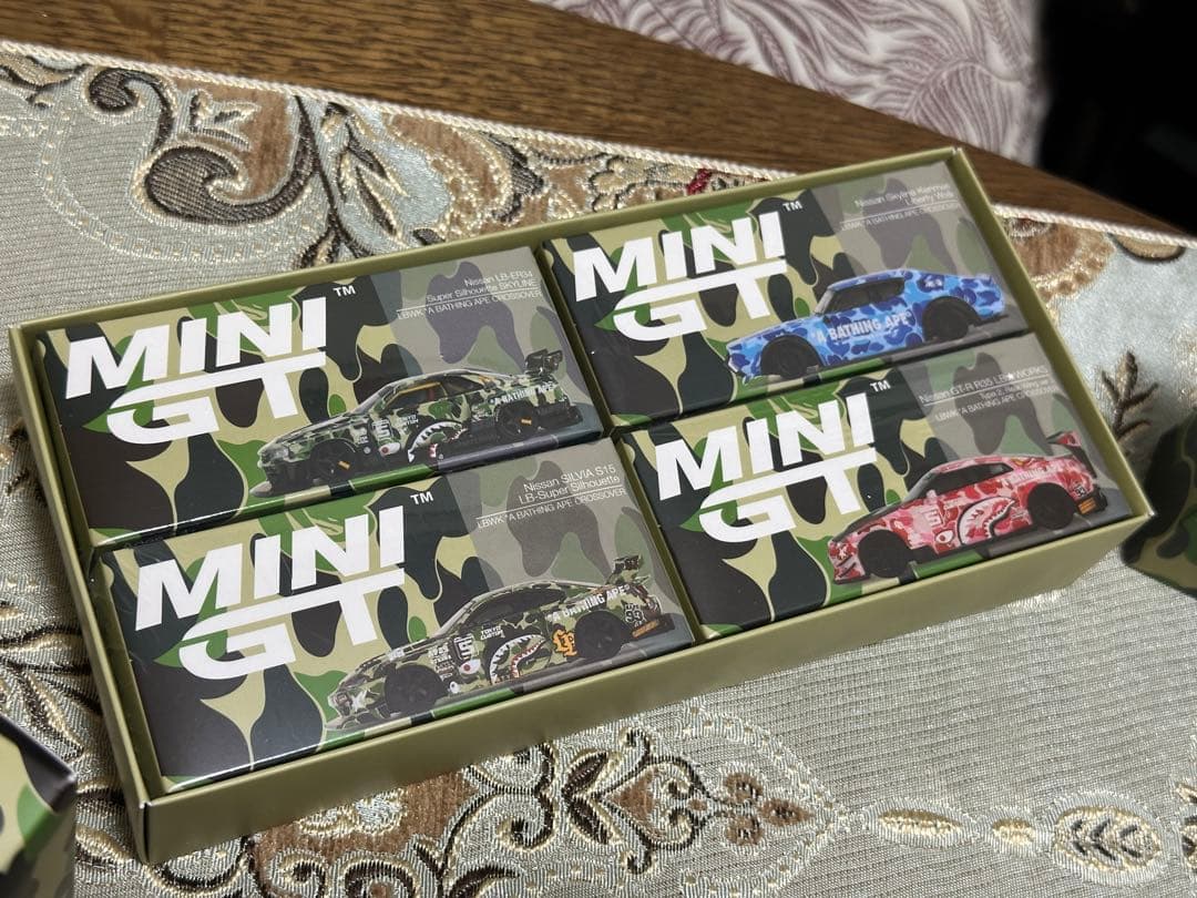 miniGT 1/64 BAPE Liberty Walk 4台セット BAPE® X LIBERTY WALK® x MINI GT 1/64 NISSAN 4'lü set. Tokyo Auto