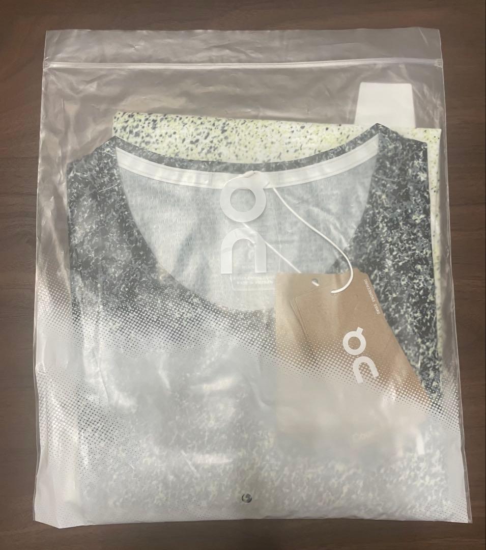 On Court-T Fade Sサイズ テニスウェア