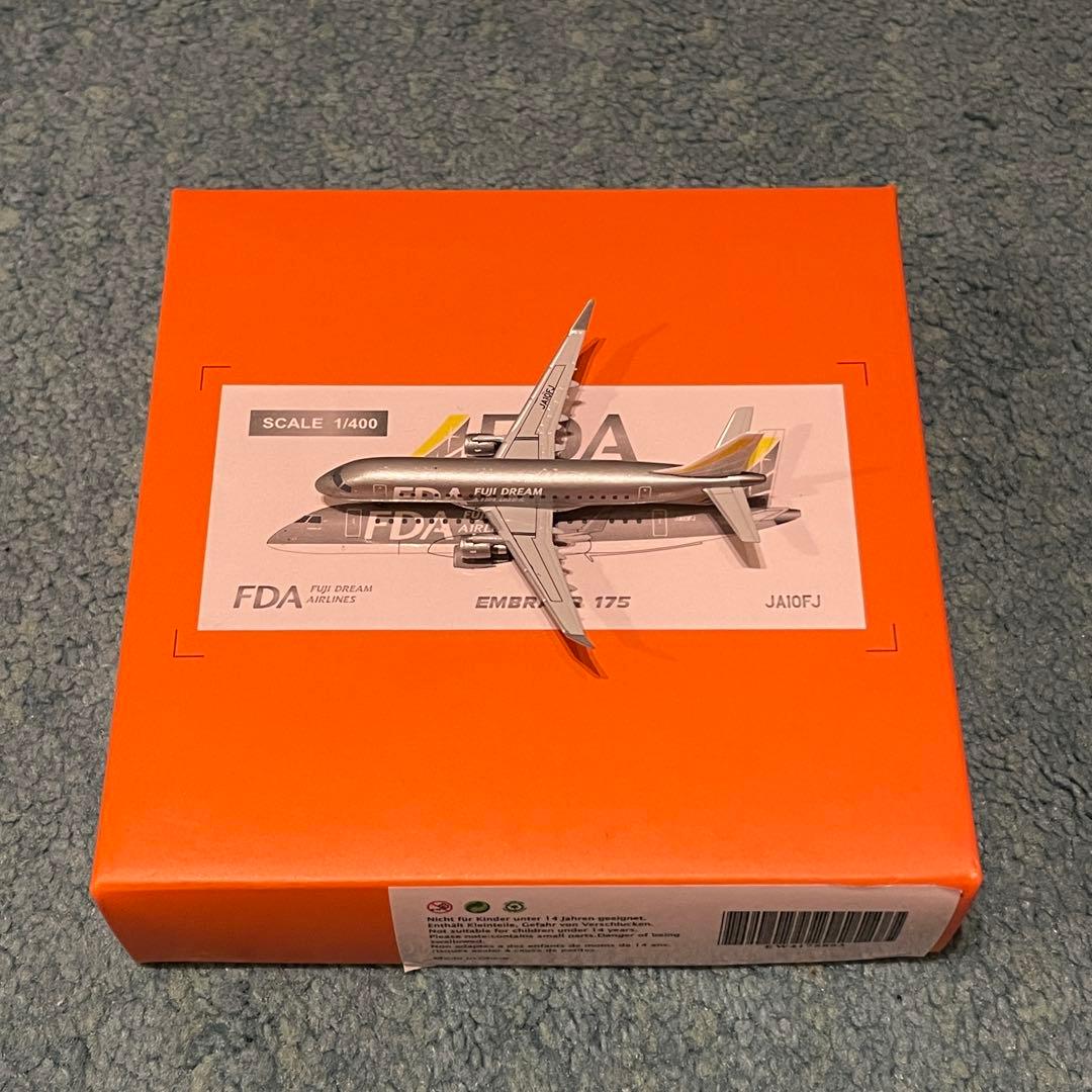 FDA E175 フジドリームエアラインズ エンブラエル EMBRAER 銀 - メルカリ