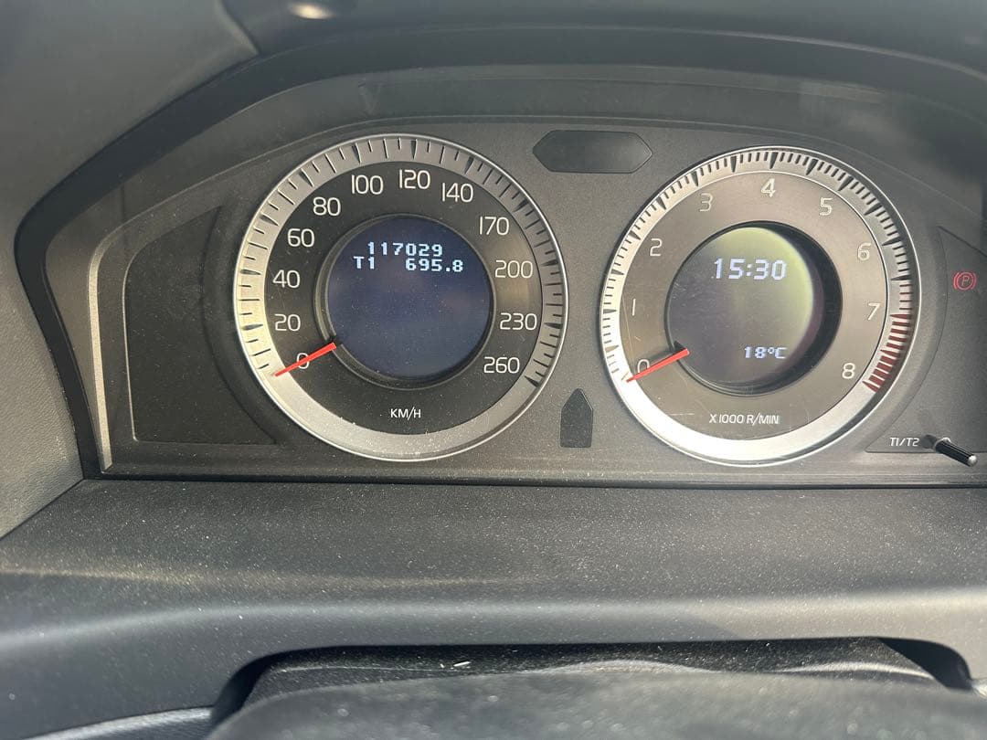 フ*ノ様 2010年式　ボルボ　V70 2.5LT