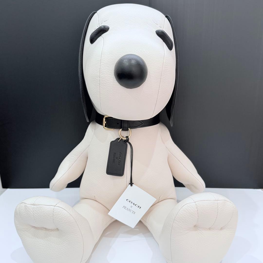 コーチ　スヌーピー　ぬいぐるみ　2025ホワイト