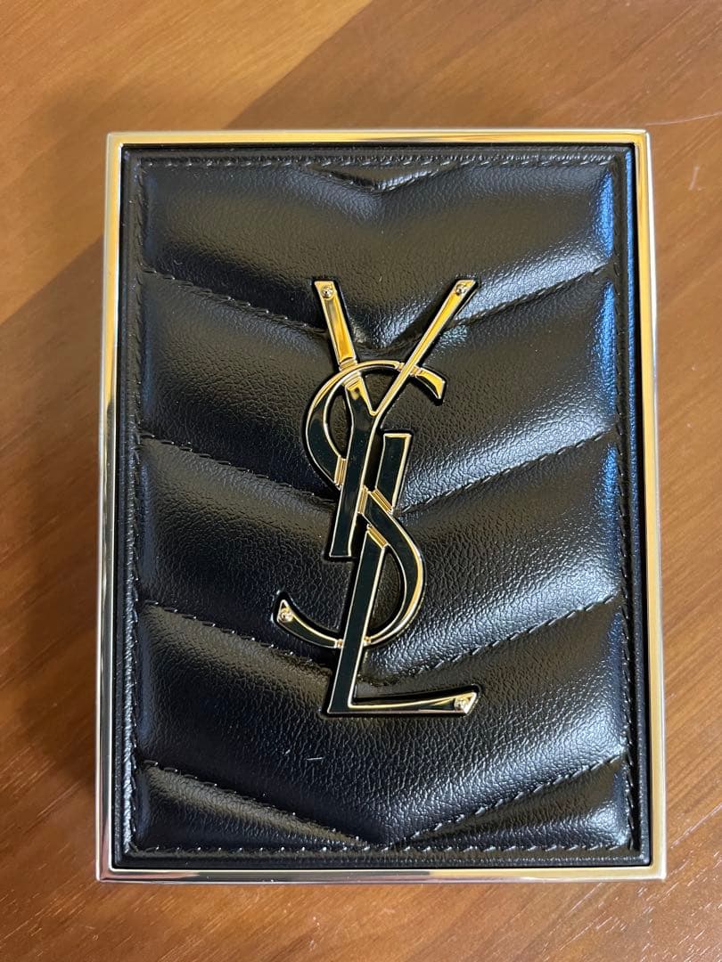 イブサンローラン　アイシャドウ　ミニクラッチ　500 メディナ　グロウ