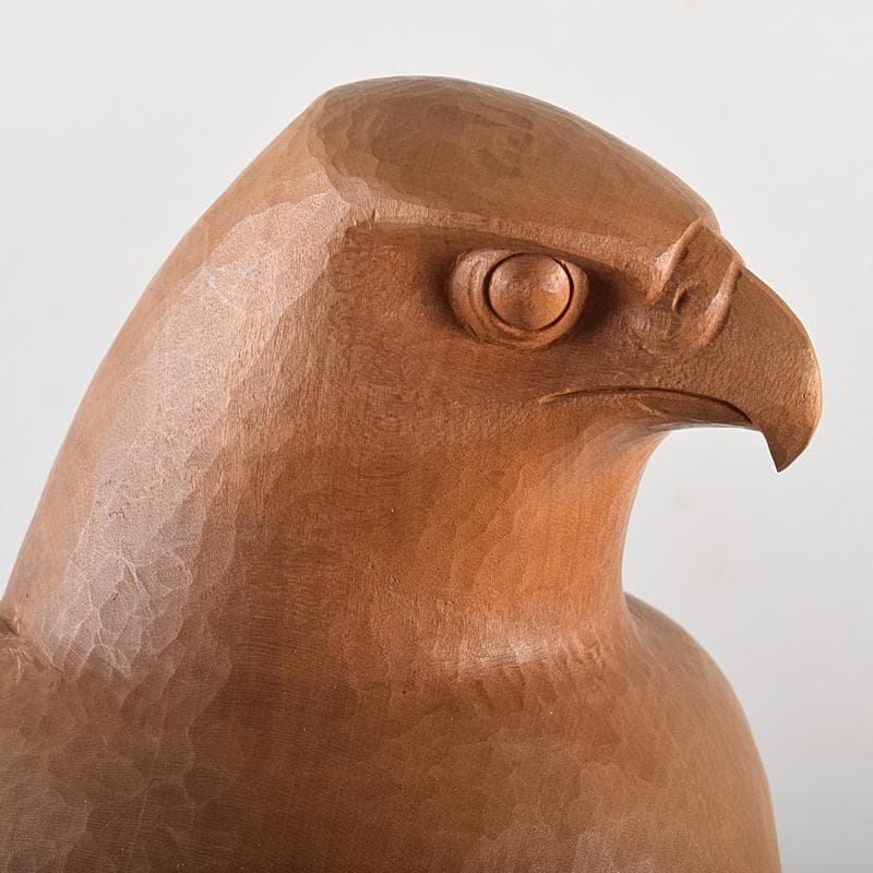 彫刻家　木聴奄　潮田皓哉作　鷹　置物　約4.3㎏　共箱　M　R8555B