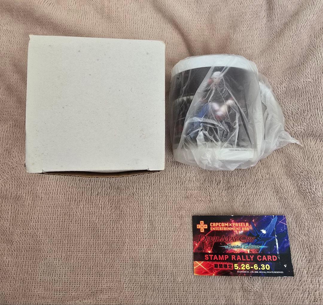 デビルメイクライ カプコンバー マグカップ カプコンカフェ 池袋店＆梅田店 ダンテやネロたちが帰ってきた