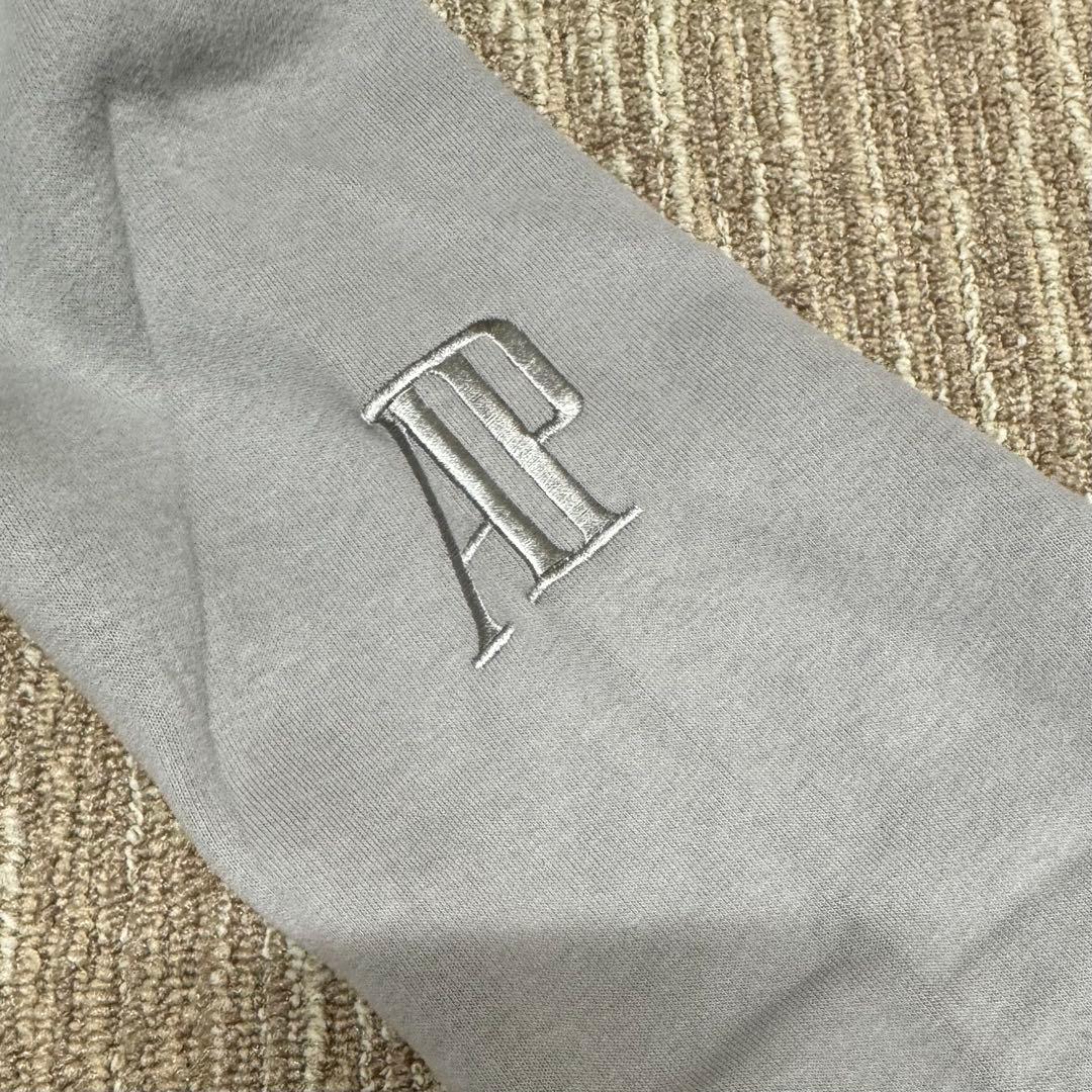 オーデマピゲ レディース Sサイズ グレー パーカー - メルカリ