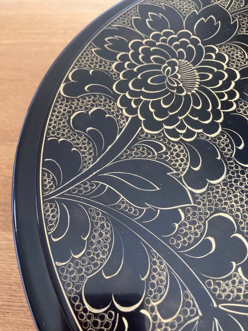 輪島塗　茶櫃　牡丹唐草　沈金