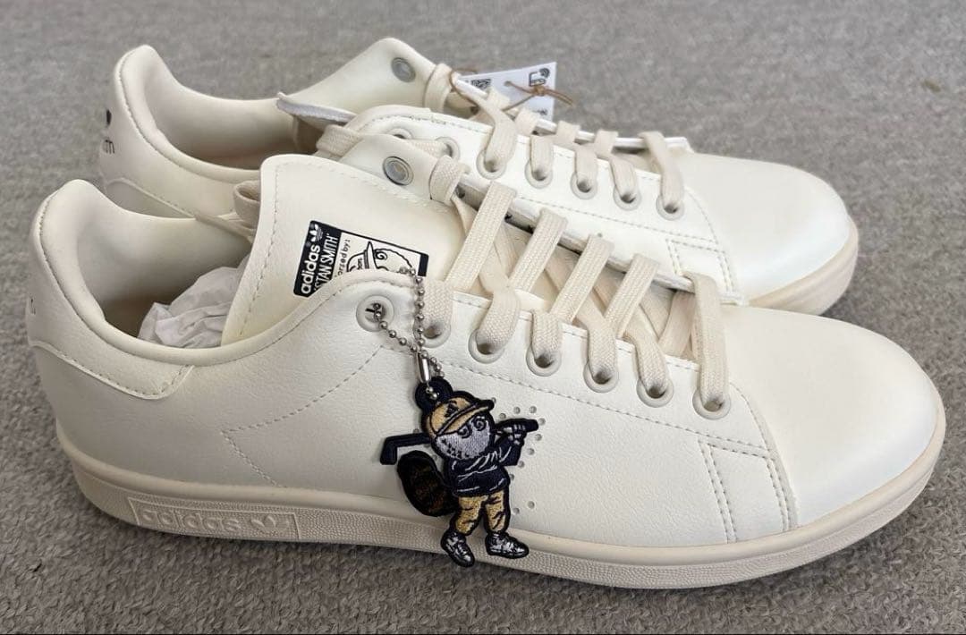 新品　未使用　箱なし　チャーム付き　スタンスミス　マルボンゴルフ25.5cm