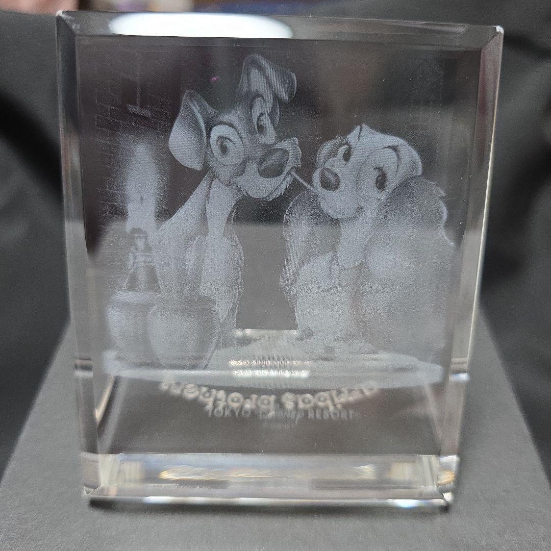 わんわん物語レディ＆トランプのクリスタル置物