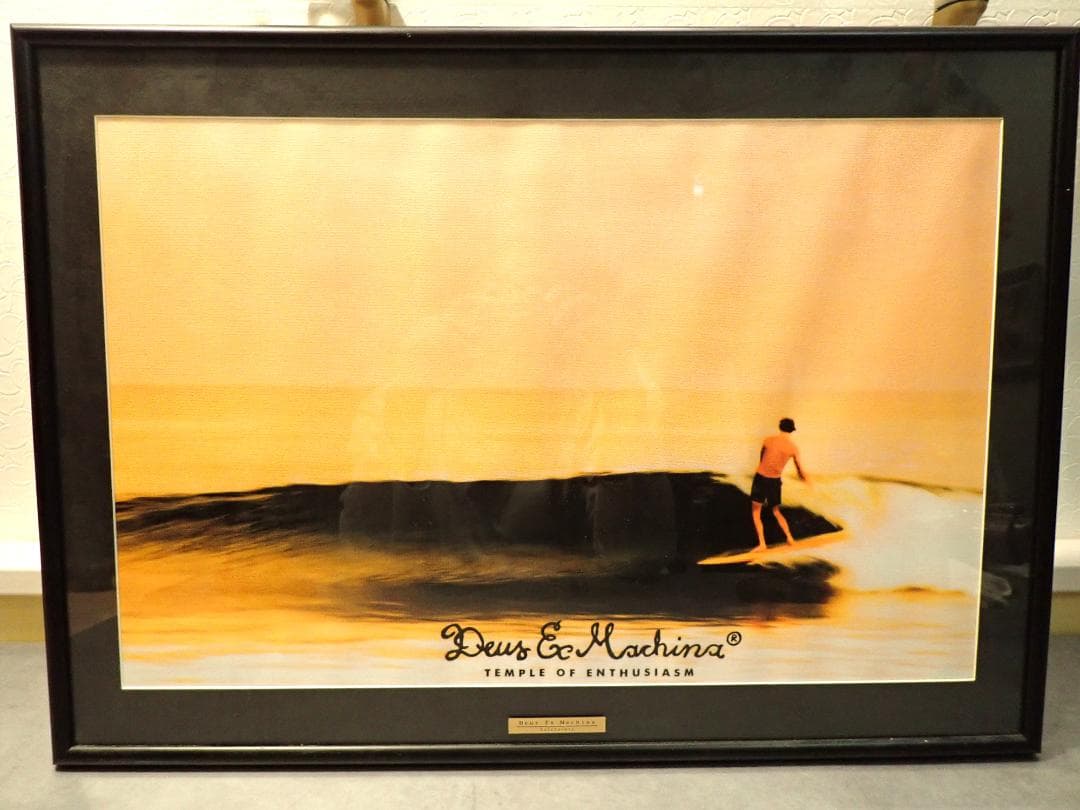 Deus Ex Machina California shop ディスプレイ額装 デウスのショップがカリフォルニアに3つ!? まずはベニスの旗艦店に潜入