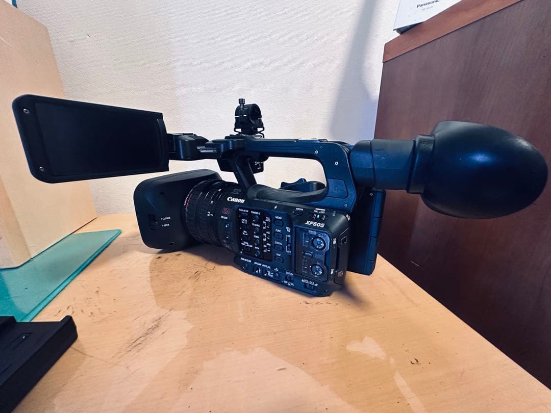 大幅値下げ】Canon XF605 4Kビデオカメラ BP A60付 - メルカリ