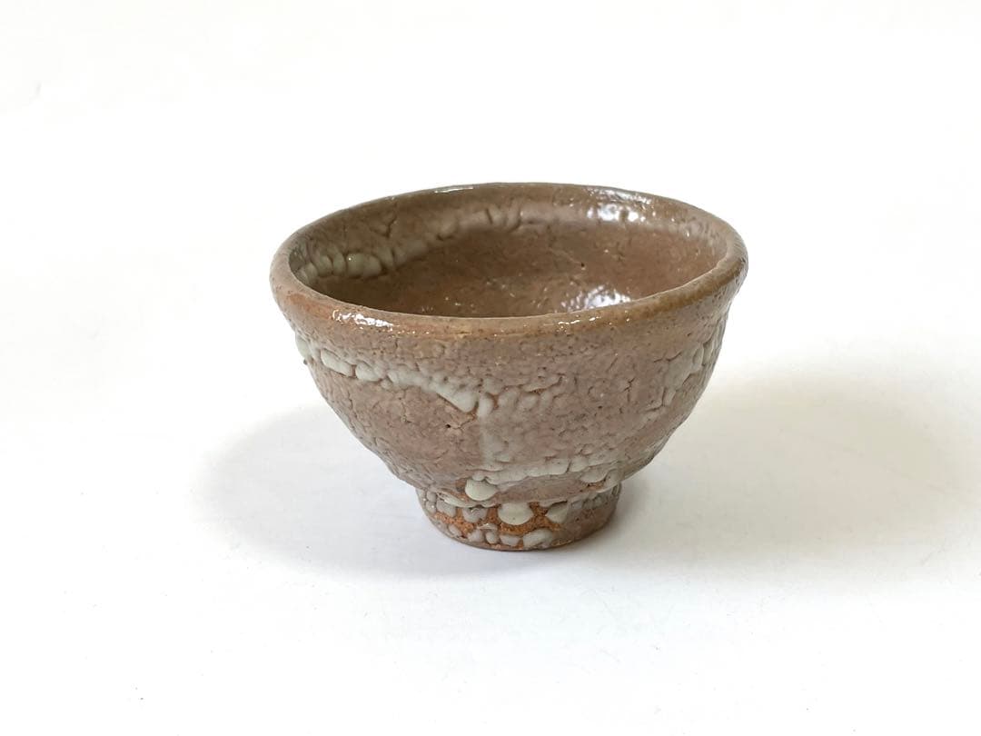 陶芸家　作家物　岡本作礼　唐津井戸　ぐい呑　井戸ぐい呑　梅花皮　酒器　酒盃　共箱 Amazon.co.jp: 陶芸家 作家物 岡本作礼 唐津井戸 ぐい呑 井戸ぐい呑