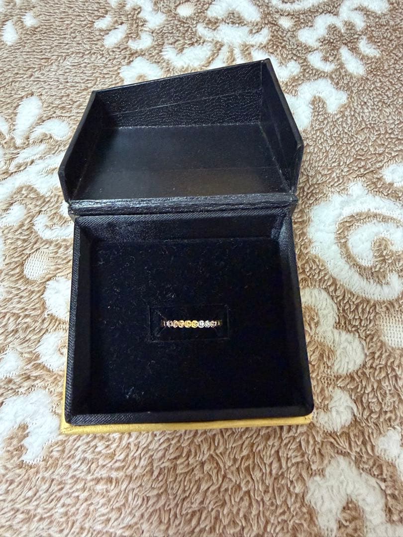 ゴールド フラワーモチーフリング 箱付き