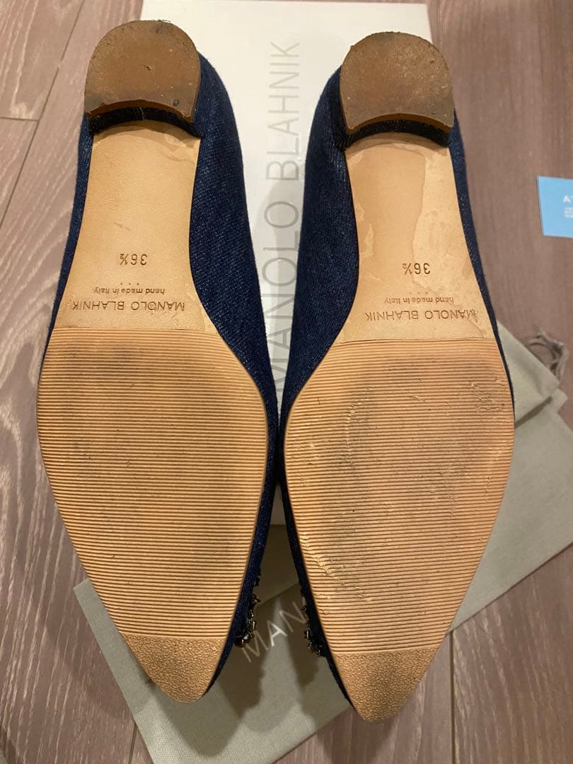 期間限定お値下げ中】マノロブラニク デニム ハンギシ 36.5 - メルカリ