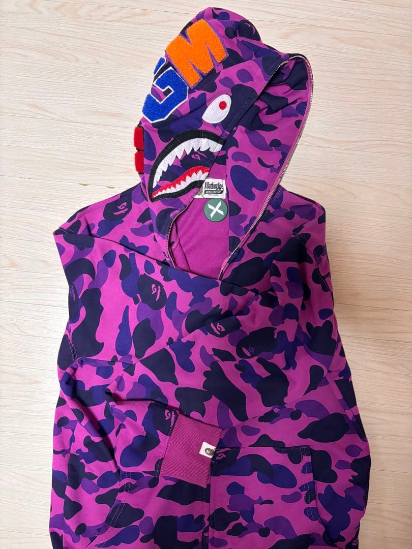 APEシャークパーカー