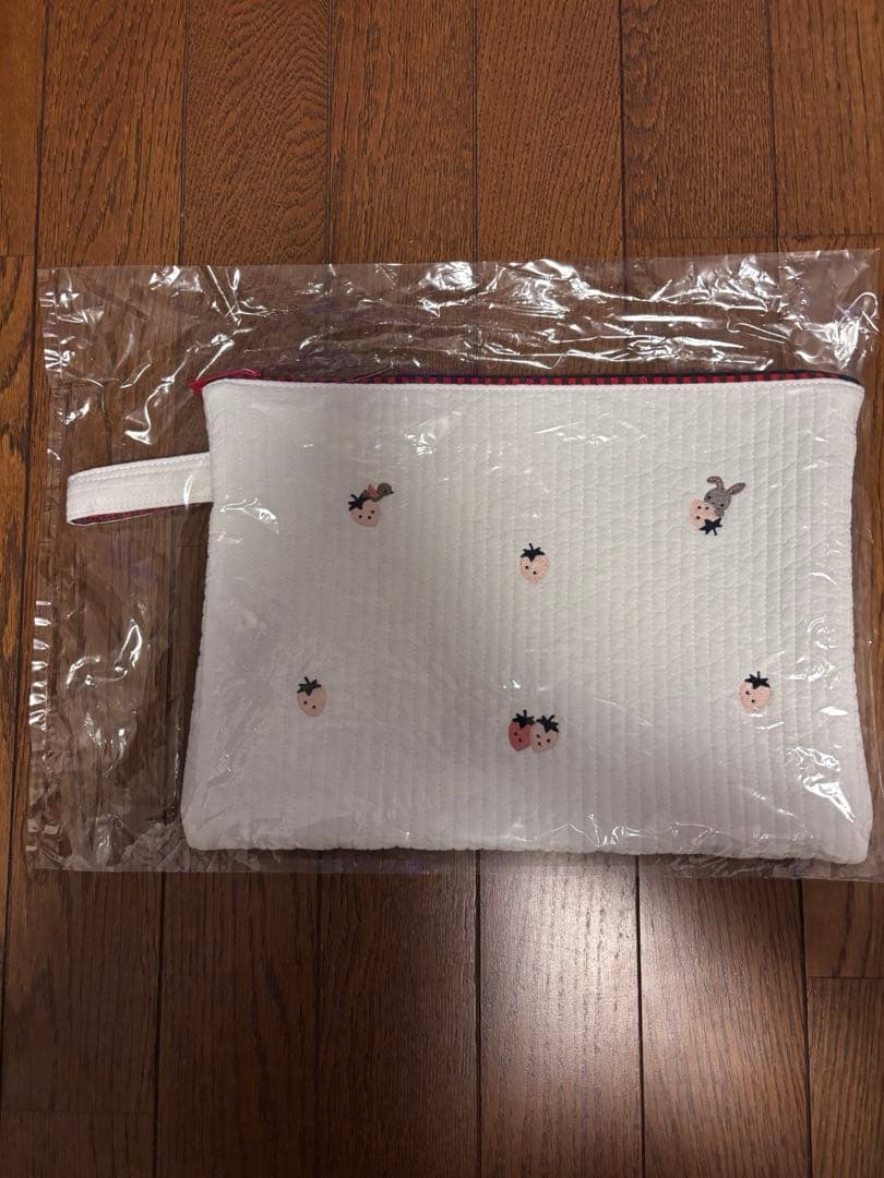 ファミリア　familiar ピオヌンナル　ポーチ　NOTE pionunnal×familiar | ファミリア公式サイト