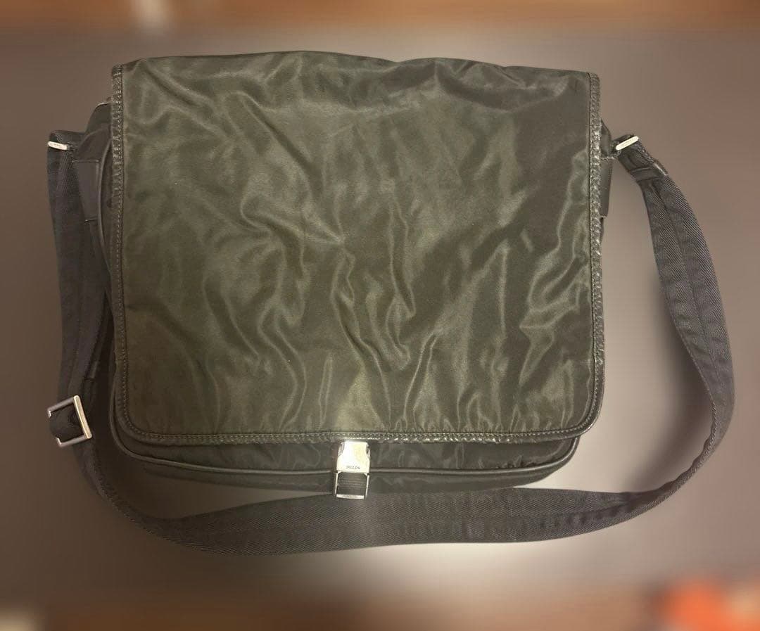PRADA メッセンジャーバッグ ブラック