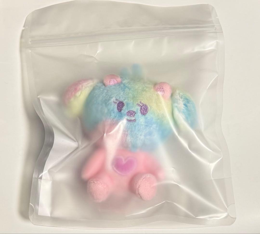 TXT プルバトゥ レインボー キーリング バムグッ ボムギュ - メルカリ