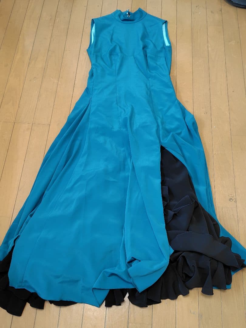 フラメンコ衣装　ワンピース+パニエ 楽天市場】新ブランドnajanaja フラメンコ衣装 ワンピース 情熱 黒と赤