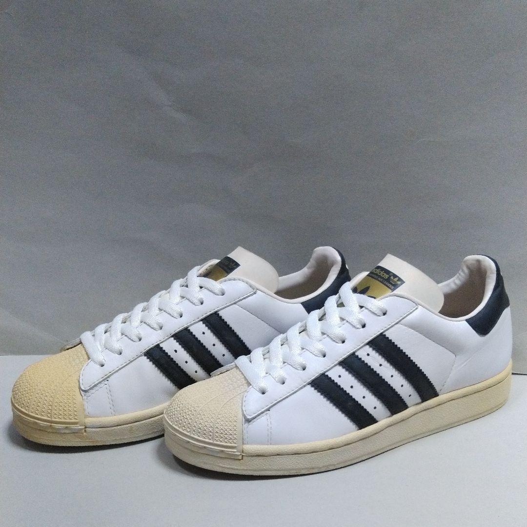アディダスadidas人気スーパースターSUPER STAR金ベロ白黒24㎝美品