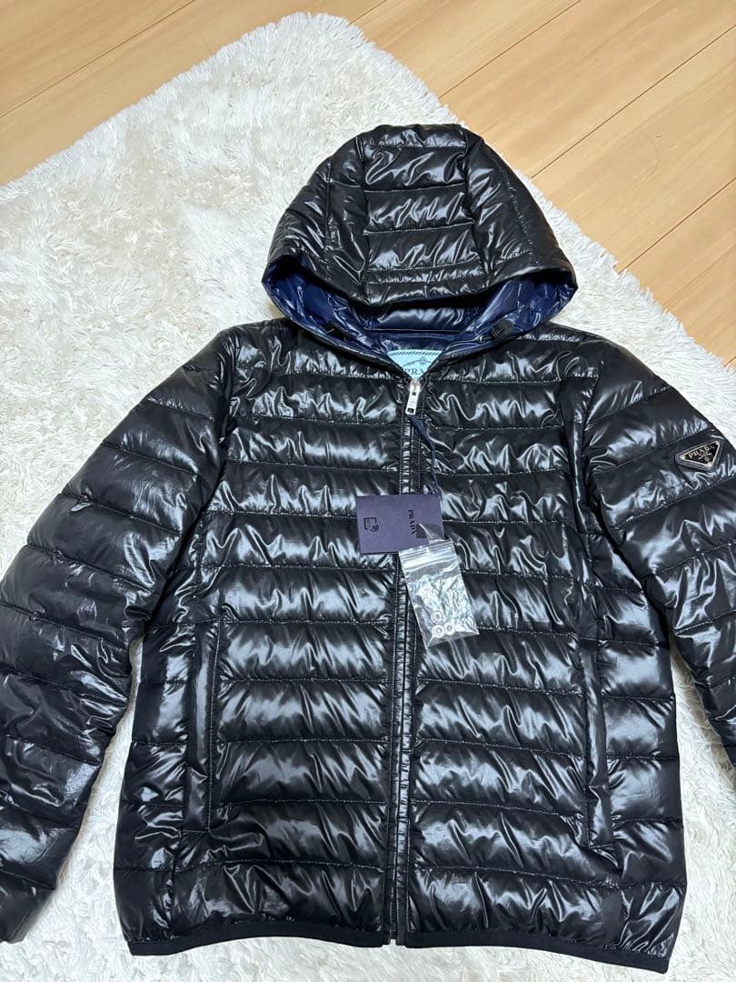 k*0様 PRADA ブラック ダウンジャケット フード付き