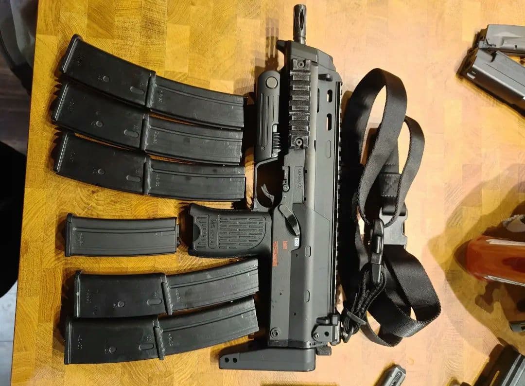 東京マルイ製　電動mp7