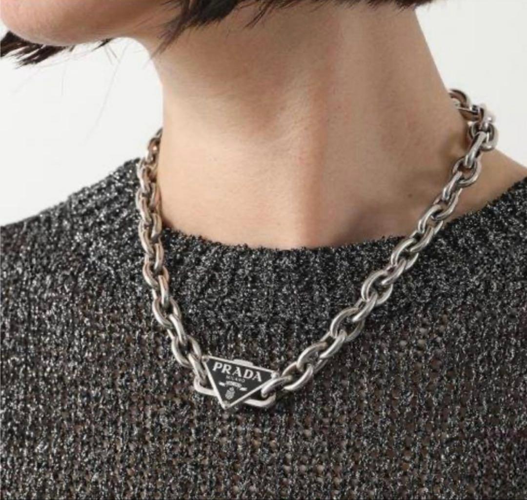 プラダ 三角ロゴ チェーン ネックレス ブラック 1JC802 希少 - メルカリ