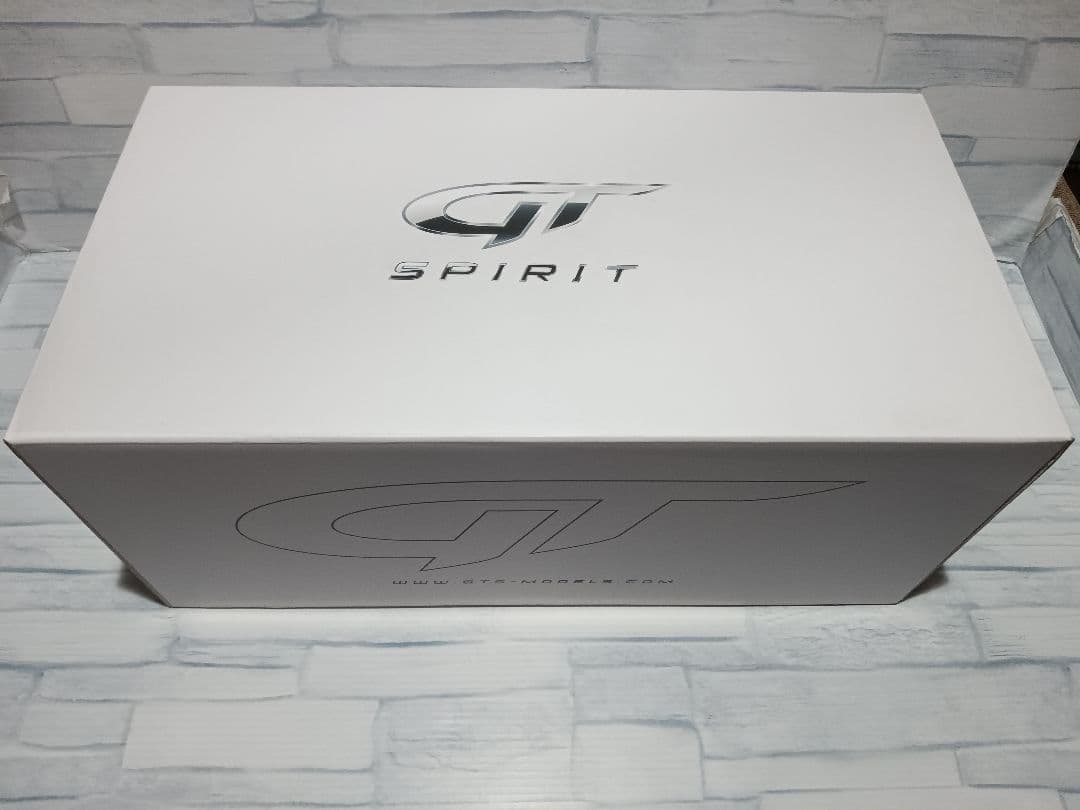 1/18  M435i ホワイト　ミニカー　4シリーズ