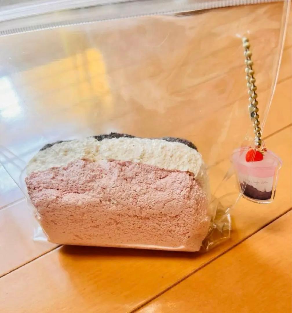 ding jingle bellsいちごゴマトースト 海外スクイーズ 捏捏 - メルカリ