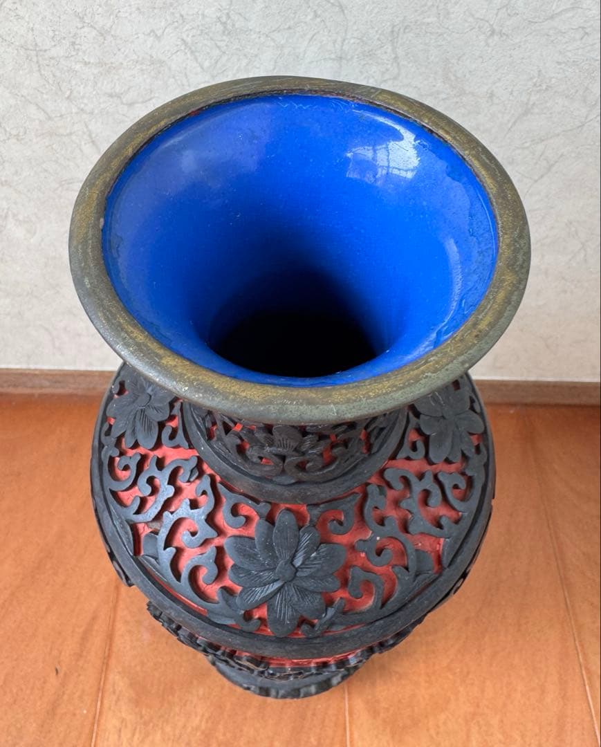 堆黒•堆朱花瓶2個セット 骨董品 細密彫刻 中国美術漆工芸 花台付き