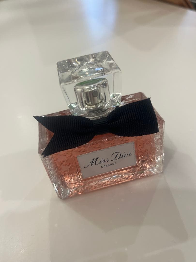 本日限定価格。Miss Dior 50ml エッセンス香水 リボン付きボトル