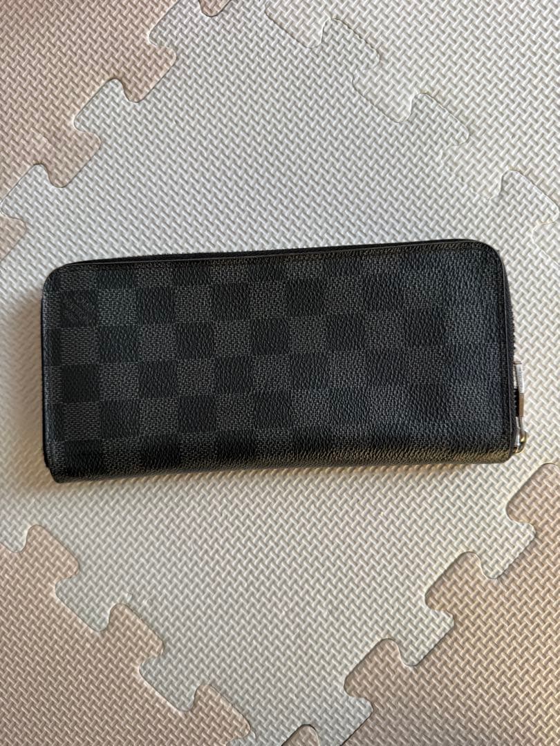 黒 ダミエパターン 長財布