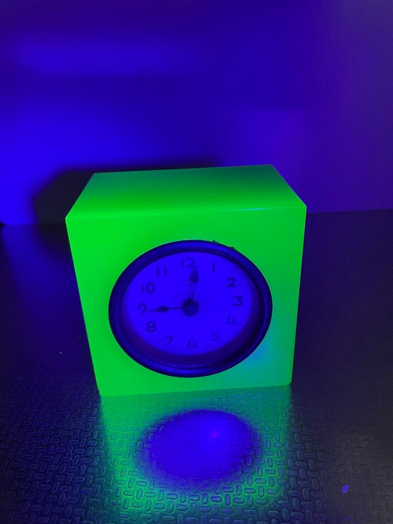 【希少】ウランガラス　置時計　蓄光　レトロ時計　大正　アンティーク　実働 Yahoo!オークション -「ウランガラス置時計」の落札相場・落札価格