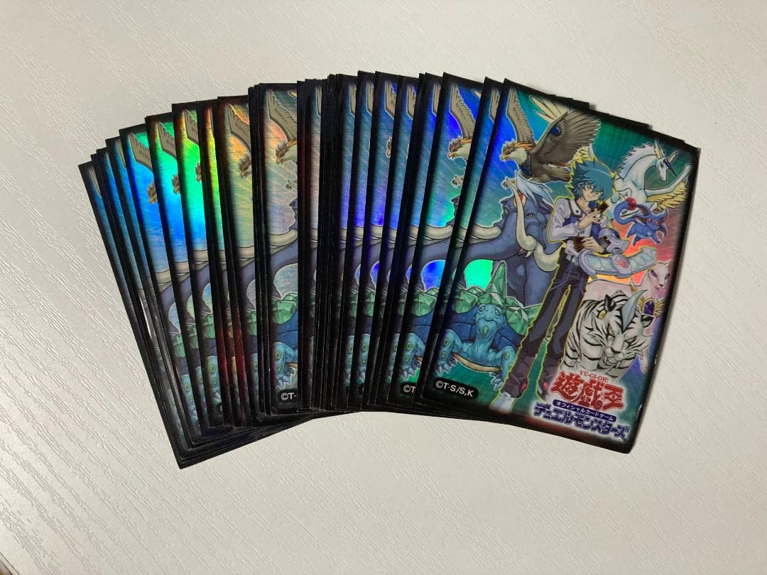 遊戯王 公式 スリーブ ４４枚 デュエリストカードプロテクター ヨハン